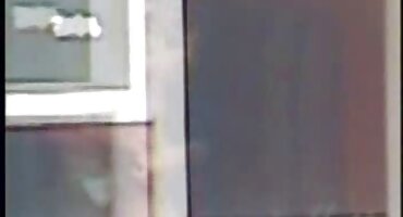 sex lạ Người phụ nữ gầy liếm vòi nước cho đến khi nó phát sex áo dài sáng và kích thích nó.